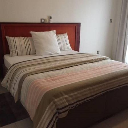 Le Buffle Noir Appart D'Hotes Douala Ngoại thất bức ảnh