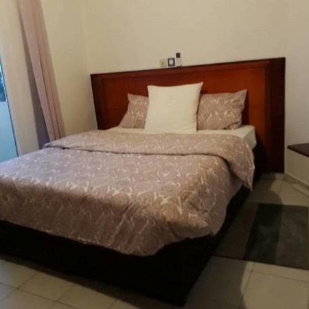 Le Buffle Noir Appart D'Hotes Douala Ngoại thất bức ảnh