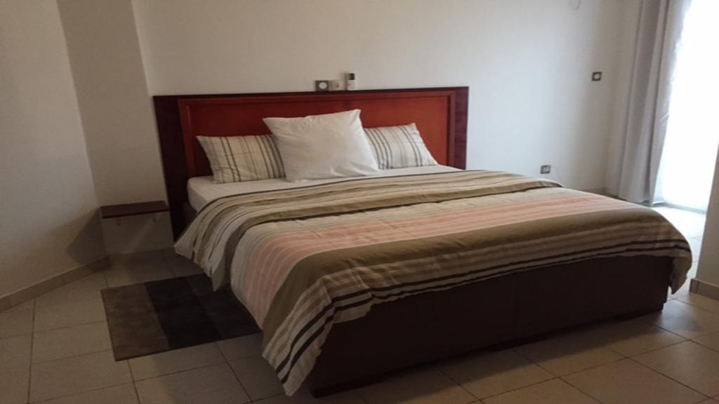 Le Buffle Noir Appart D'Hotes Douala Ngoại thất bức ảnh