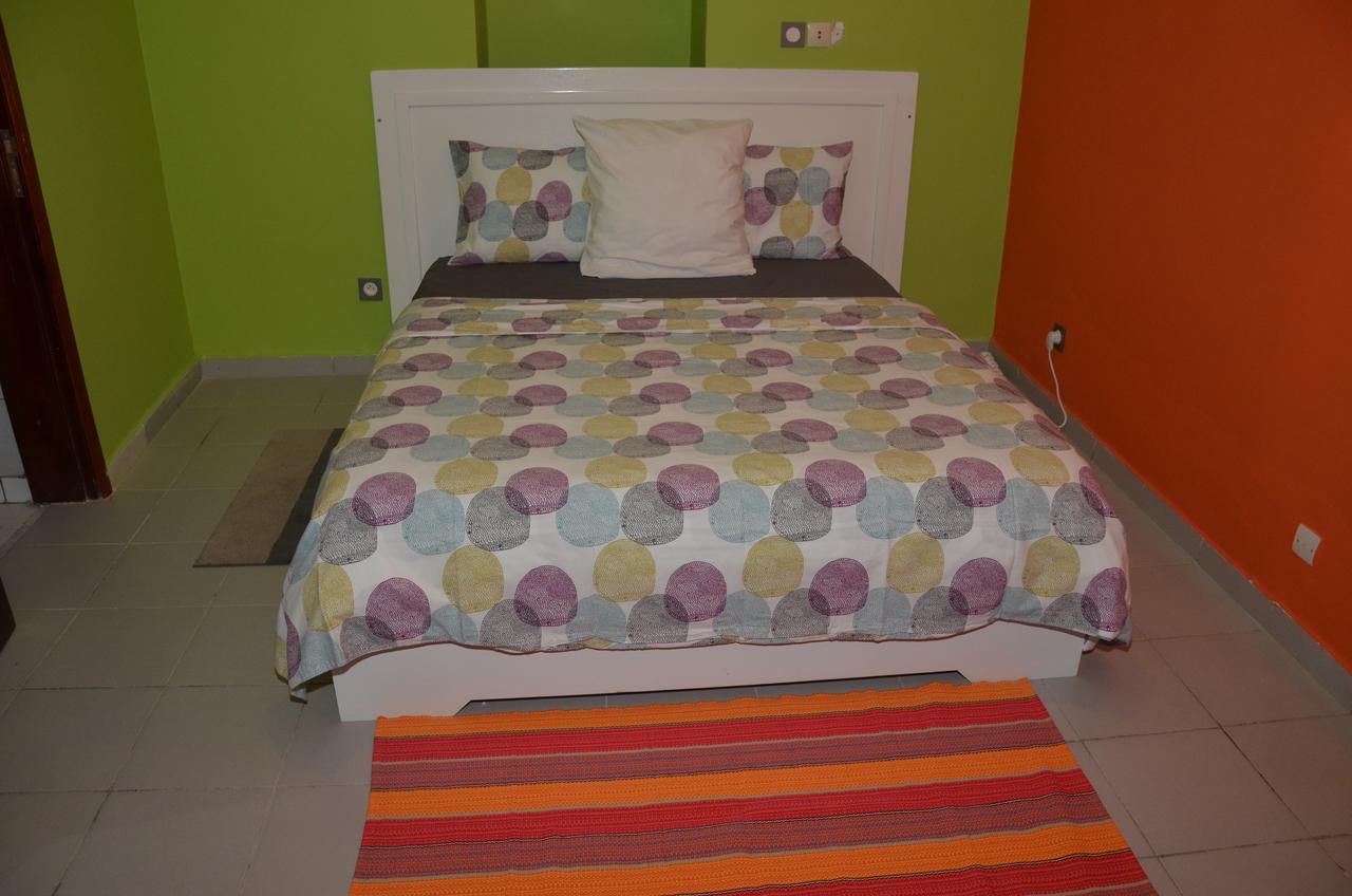 Le Buffle Noir Appart D'Hotes Douala Ngoại thất bức ảnh