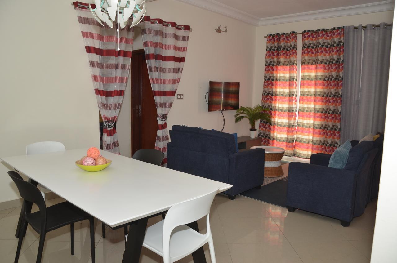 Le Buffle Noir Appart D'Hotes Douala Ngoại thất bức ảnh